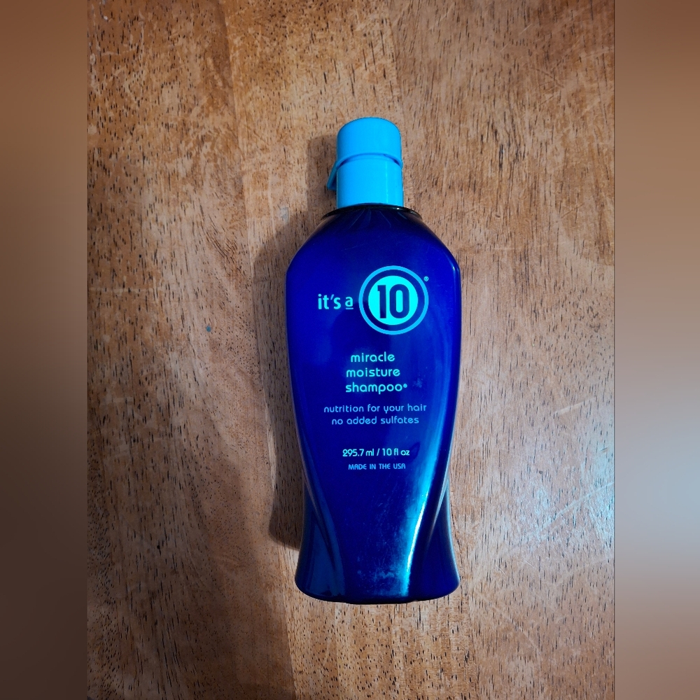 New, Never Opened It's a 10 Miracle Moisture Daily Shampoo